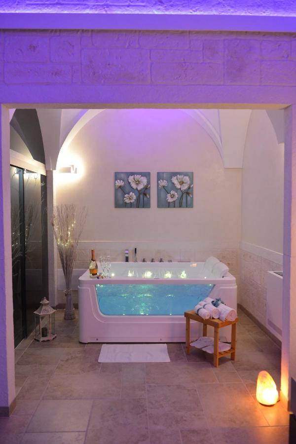 Suite Laurel Spa Con Idromassaggio Fasano Eksteriør billede