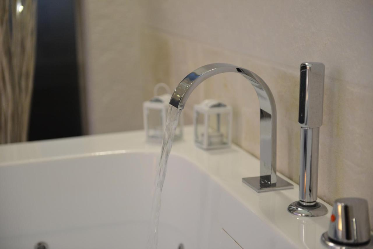 Suite Laurel Spa Con Idromassaggio Fasano Eksteriør billede