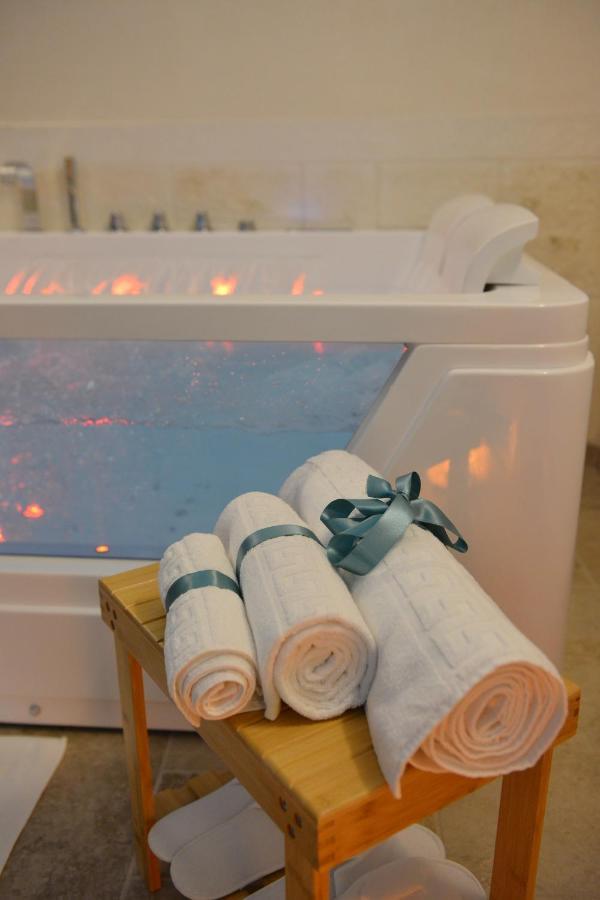 Suite Laurel Spa Con Idromassaggio Fasano Eksteriør billede