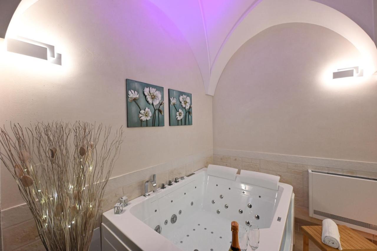 Suite Laurel Spa Con Idromassaggio Fasano Eksteriør billede