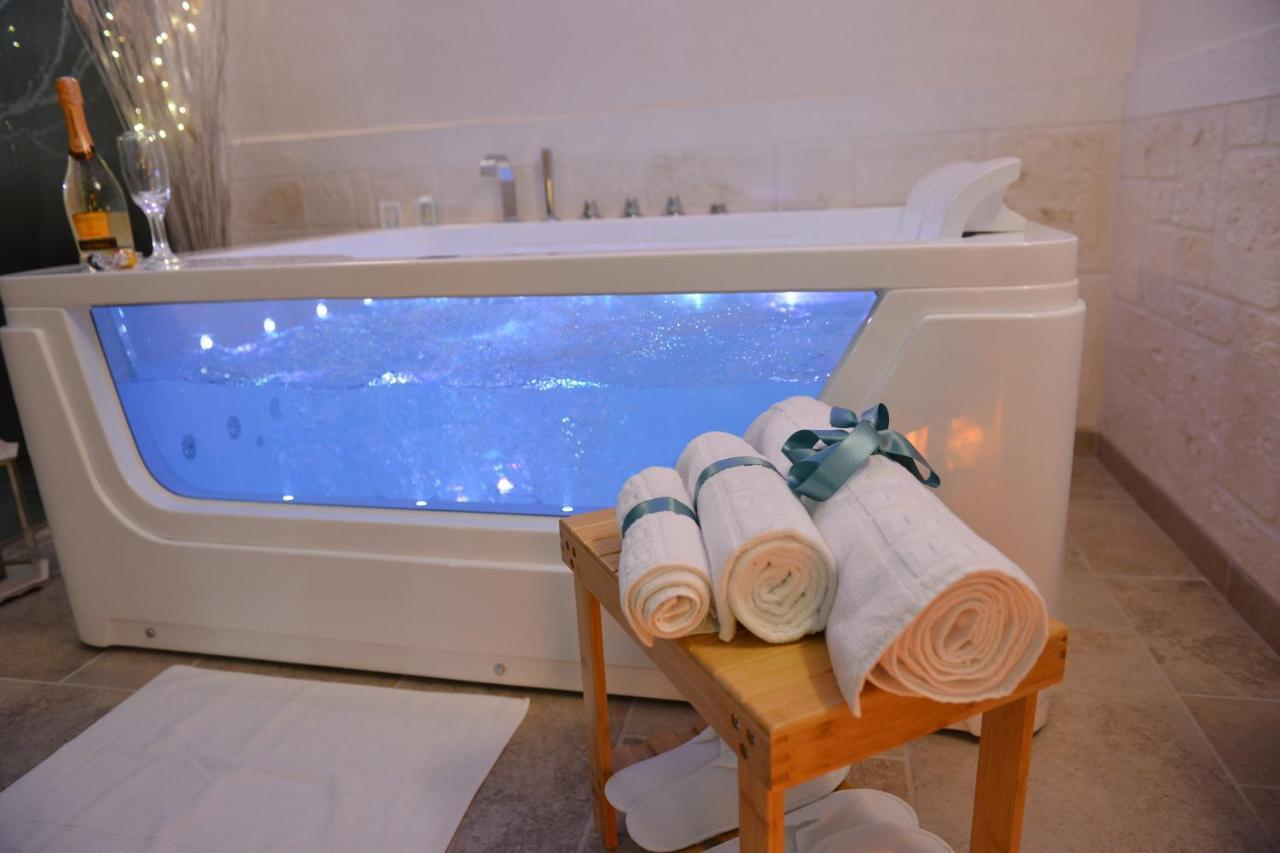 Suite Laurel Spa Con Idromassaggio Fasano Eksteriør billede