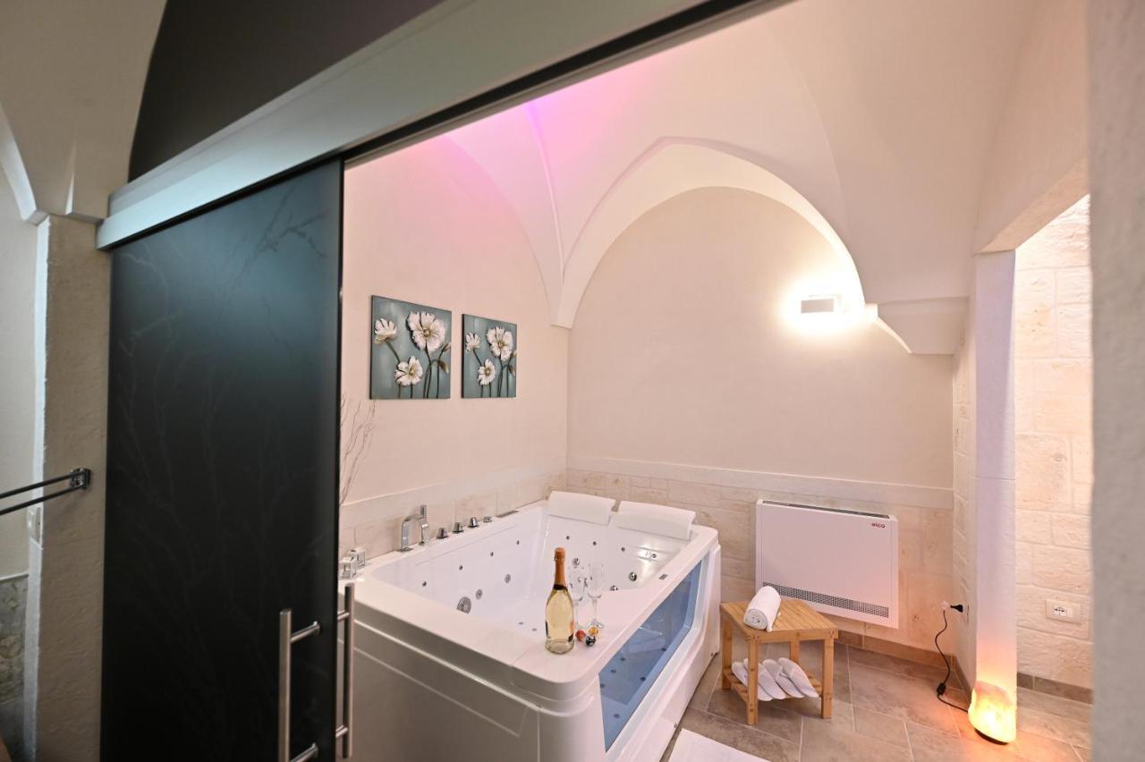Suite Laurel Spa Con Idromassaggio Fasano Eksteriør billede