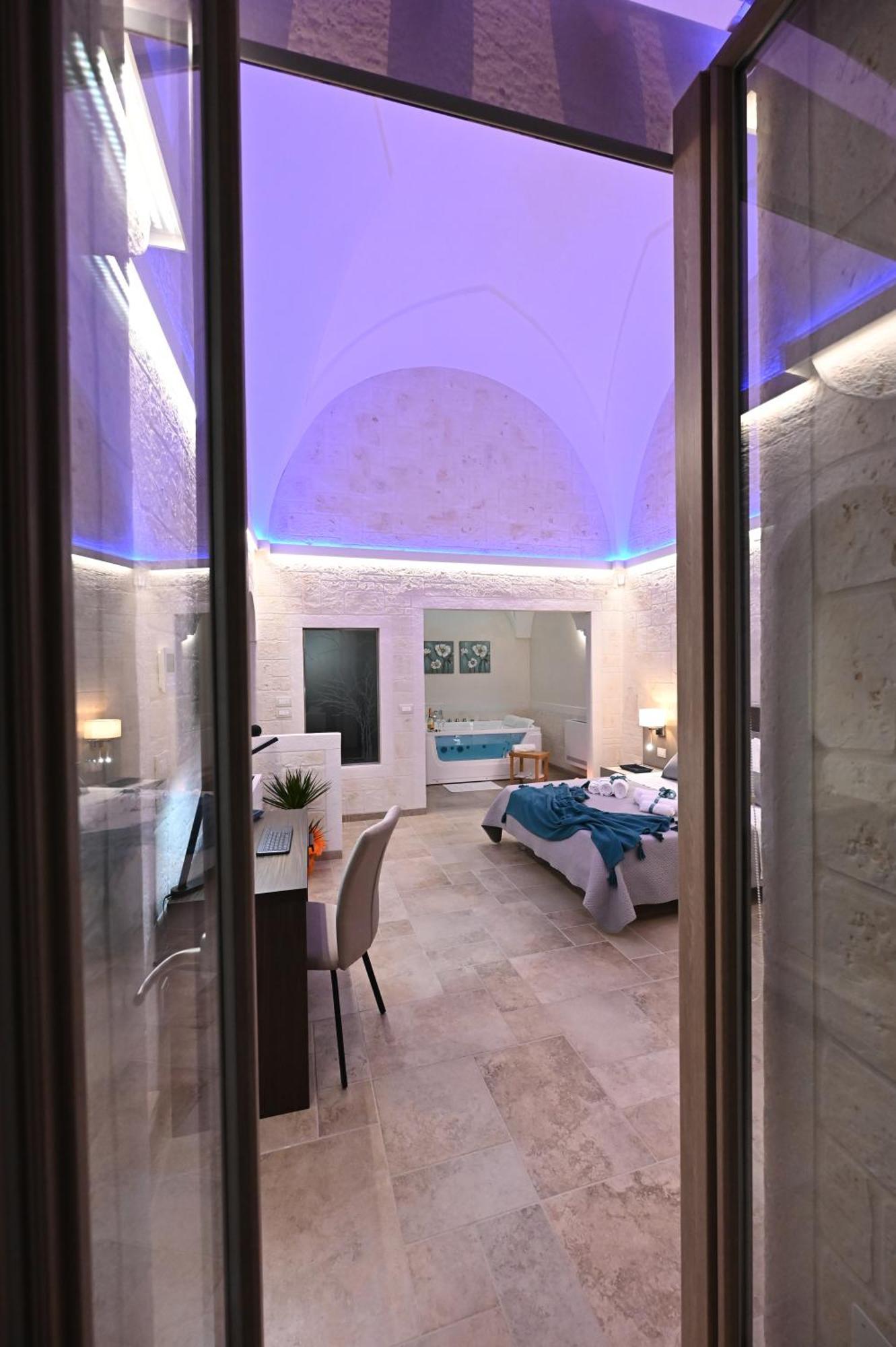 Suite Laurel Spa Con Idromassaggio Fasano Eksteriør billede