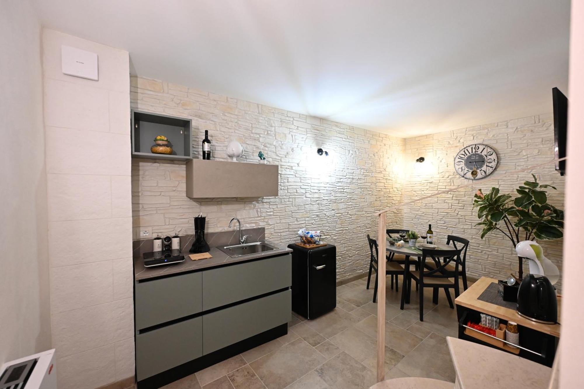 Suite Laurel Spa Con Idromassaggio Fasano Eksteriør billede